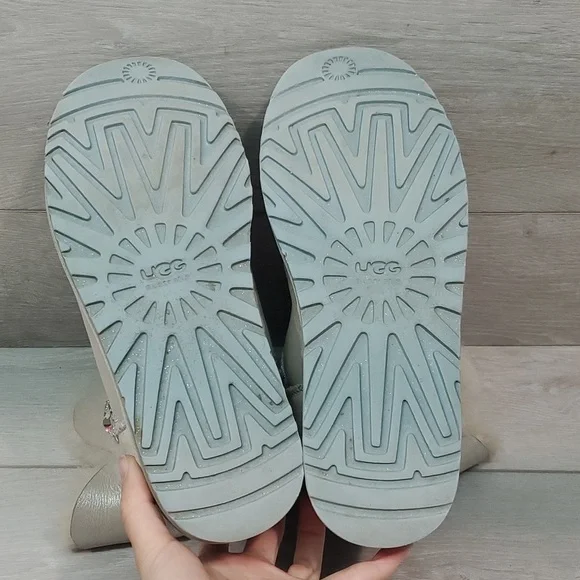 Ugg Australia Women Bailey I Do Wedding Bridal Short Sheepskin Boots shoes 8 - Picture 11 of 15